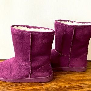 DAWGS Women's 13" Microfiber boot in color purple.